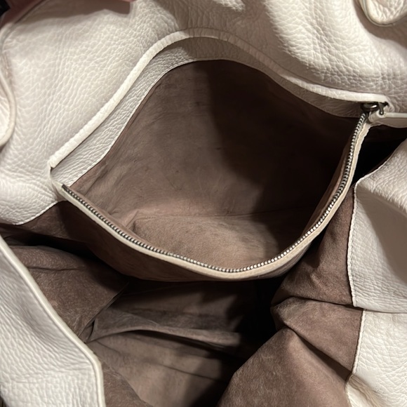 Bottega Veneta Intrecciato Leather Expandable Tote - Picture 12 of 16